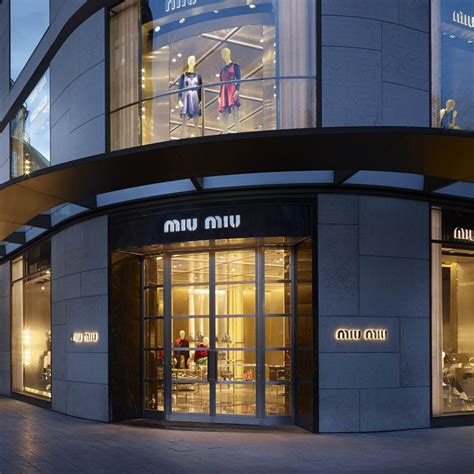 miu miu düsseldorf königsallee|Düsseldorf Königsallee, 18 .